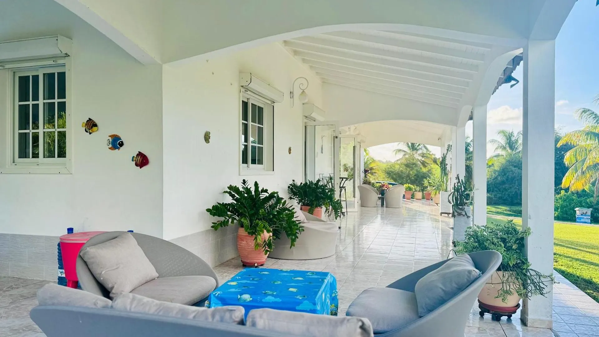 Guenette Villa Paradisiaque 0*,